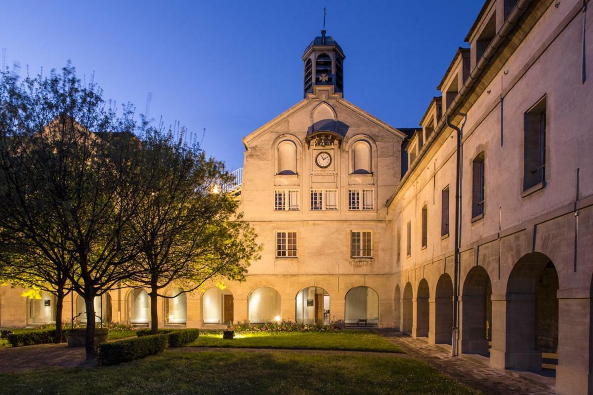 Chic Apart In Paris Apartamento Saint-Denis-en-Margeride Exterior foto